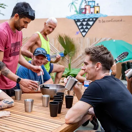 Jungle House Hostel *